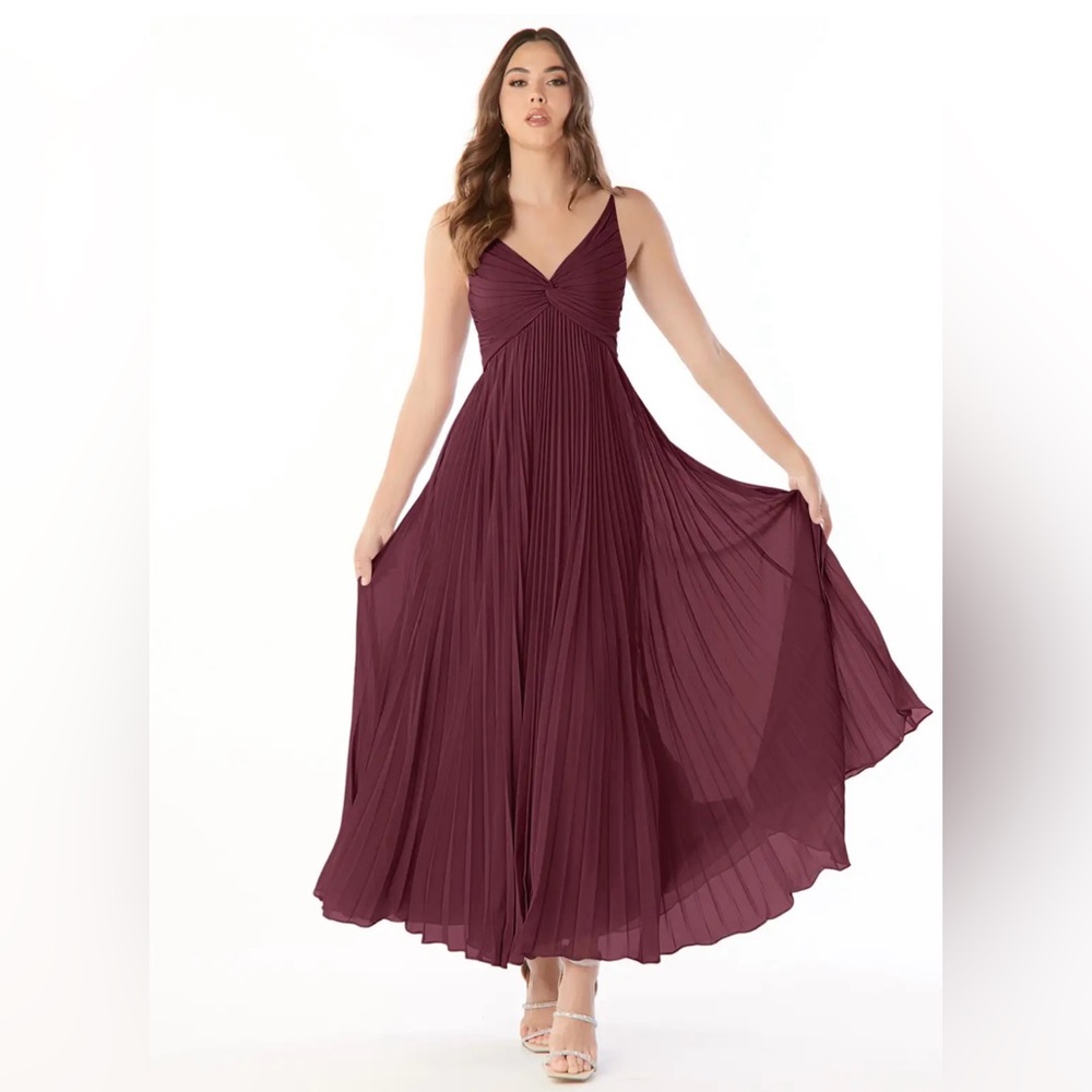 Azazie Raychelle
Cabernet A-Line V-Neck Pleated Chiffon Dress